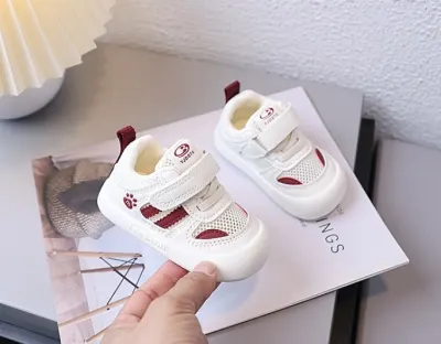 Кроссовки детские Fashion с красными вставками